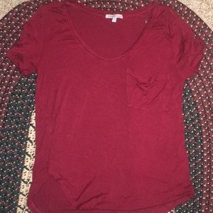 burgundy t shirt